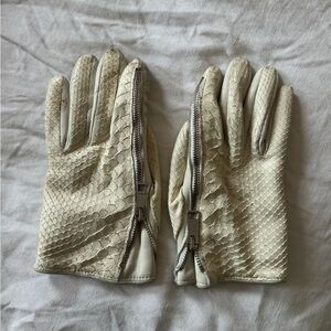 Burberry Burmese python skin white leather gloves with zipper detail